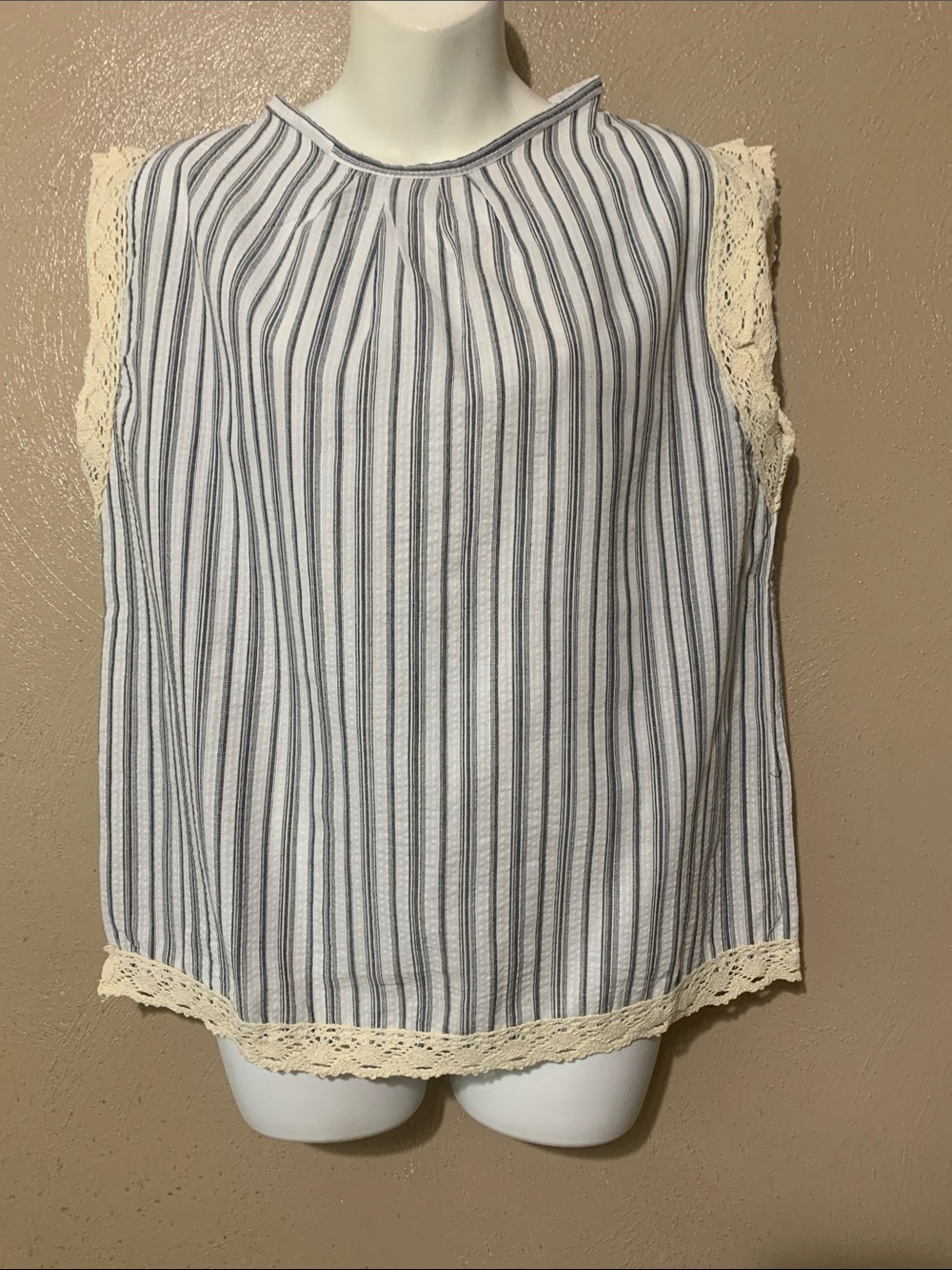 Sleeveless Striped Lace-Trim Top in Cream and Black NWT